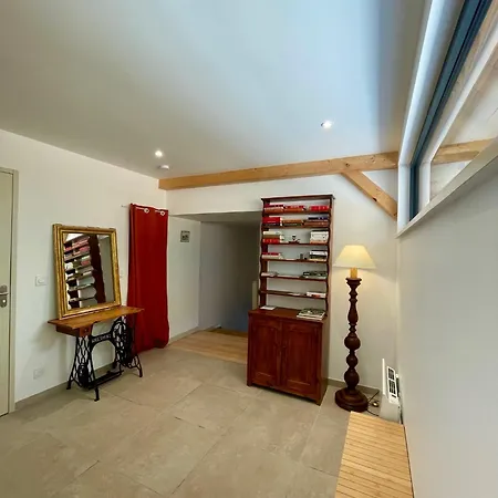 Maison De Caractere Renovee Avec Terrain De Petanque Semesterbostad Saint-Cirgues-de-Jordanne