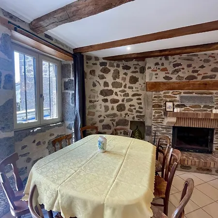 Maison De Caractere Renovee Avec Terrain De Petanque Semesterbostad